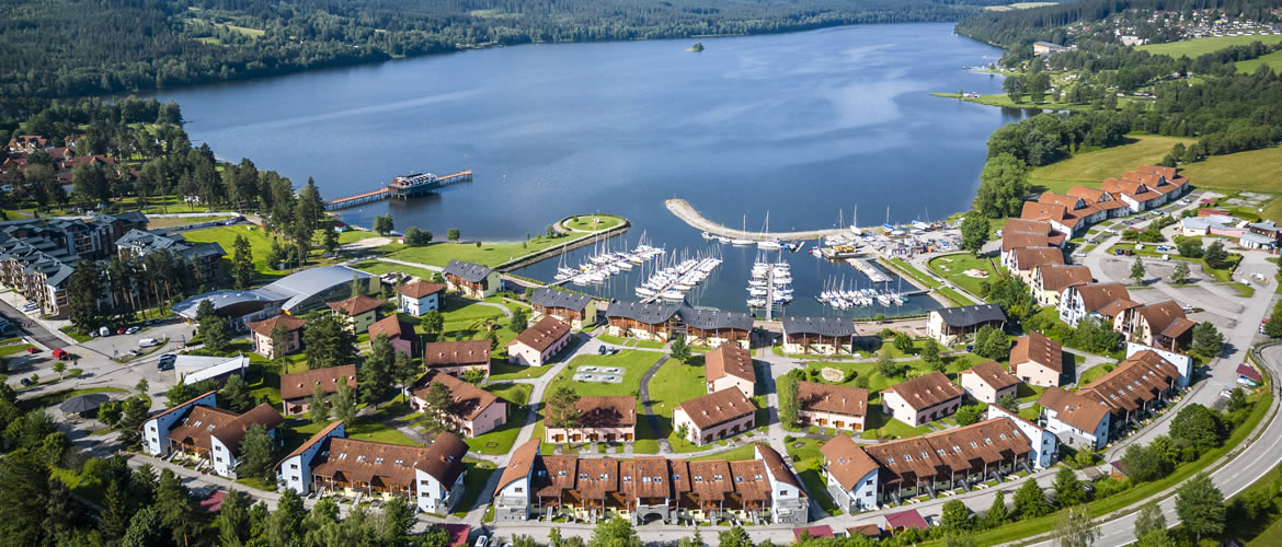 Apartmánový resort Landal Marina Lipno na břehu lipenského jezera